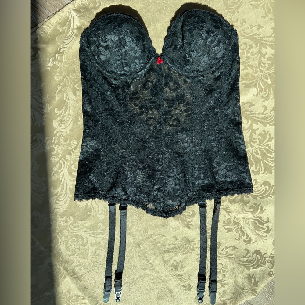 Vintage Carnival Corset Bustier in Black Lace with Removable Suspenders size 32B